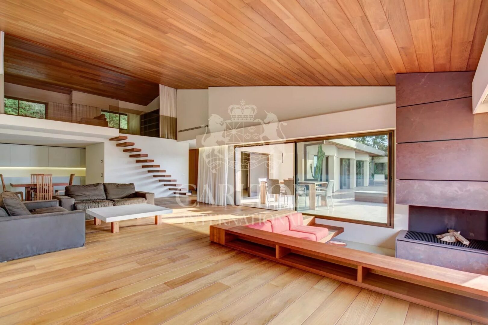 Magnifique villa contemporaine avec vue sur les collines - Carlton ...
