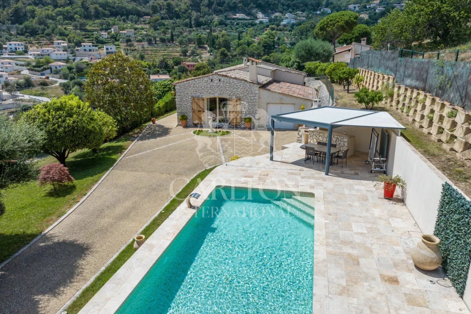 Haven of peace, near Nice, villa with swimming pool