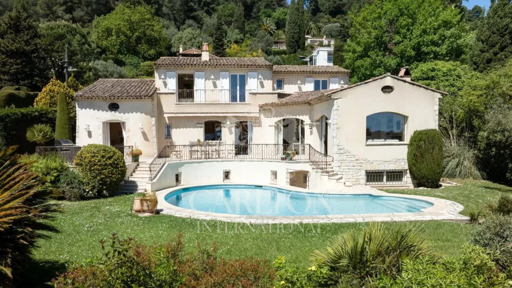 La Colle sur Loup – a pé da aldeia, moradia de charme com vista panorâmica e vista para o mar