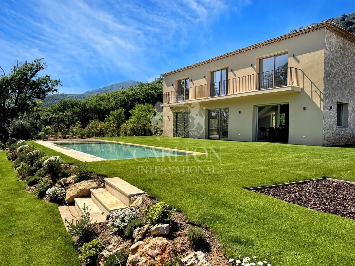 Vence – chalet nuevo en la altura de Vence