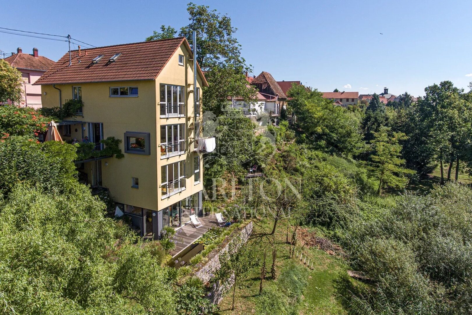 A charming spot with a breathtaking view of nature