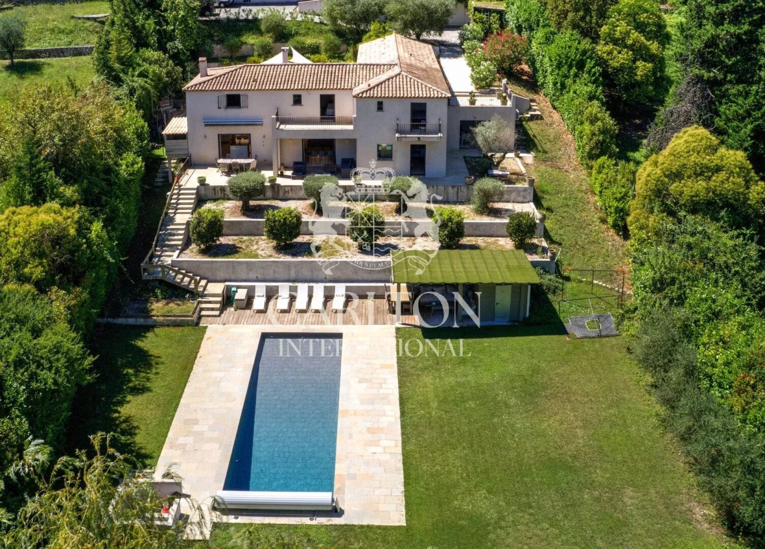 Exclusivo – Villa moderna con vistas panorámicas al pueblo de Saint-Paul de Vence