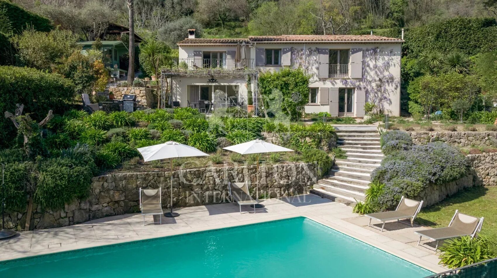 Bar-Sur-Loup : Exclusivité – villa de charme avec magnifique vue panoramique
