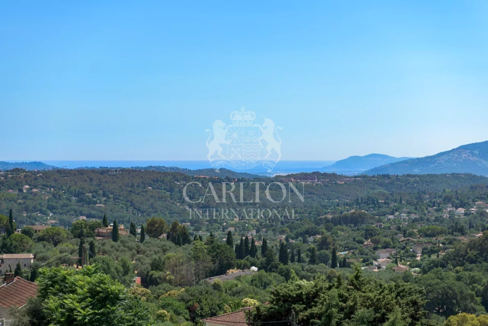 GRASSE – BEL APPARTEMENT AVEC VUE PANORAMIQUE