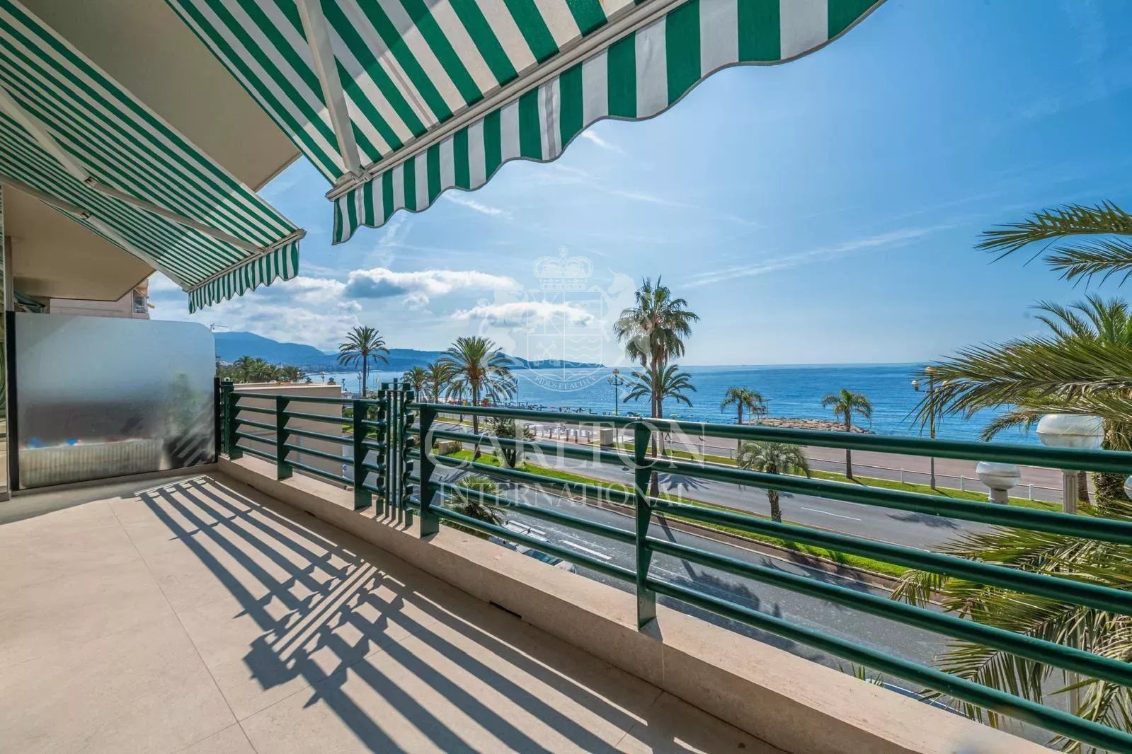 NICE PROMENADE DES ANGLAIS.Appartement Moderne avec Vue Mer.