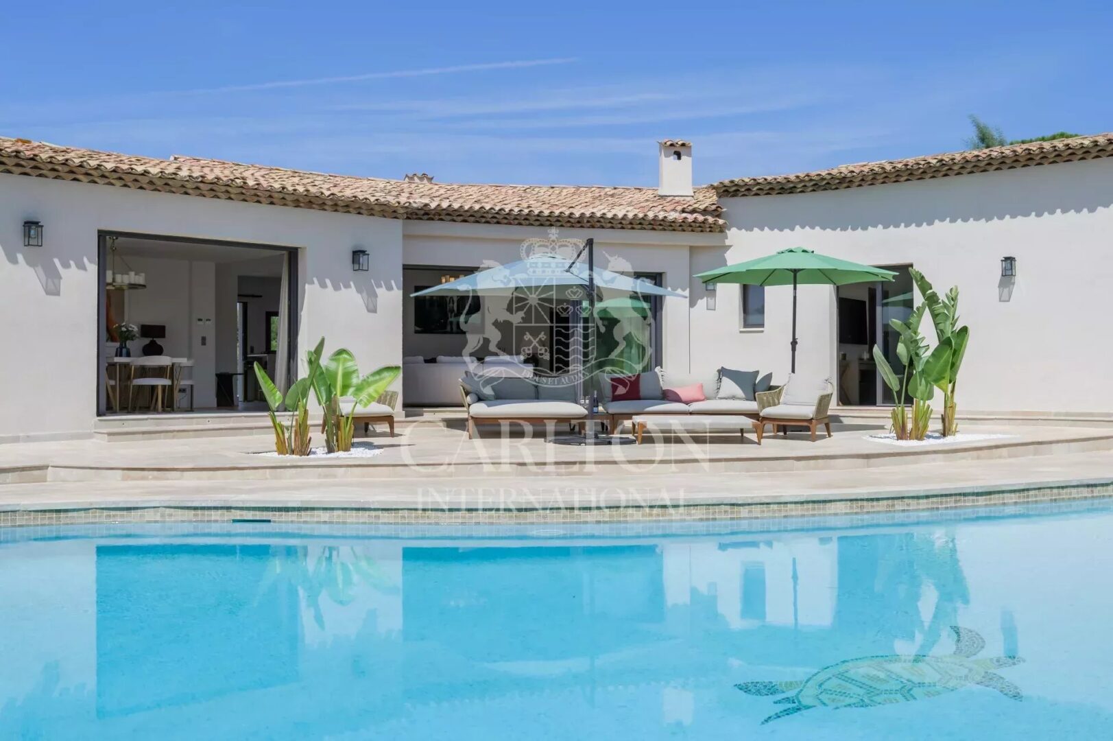 CANNES, BEAUTIFUL PROPERTY WITH TENNIS COURT