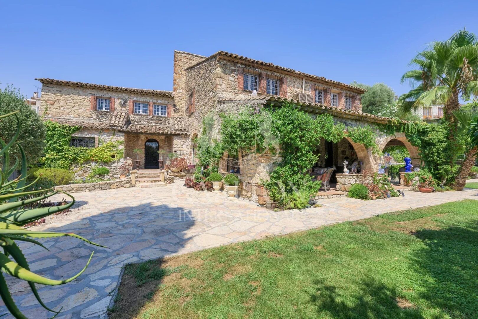 BIOT Village: Authentic 18th century stone house with hillside and sea views