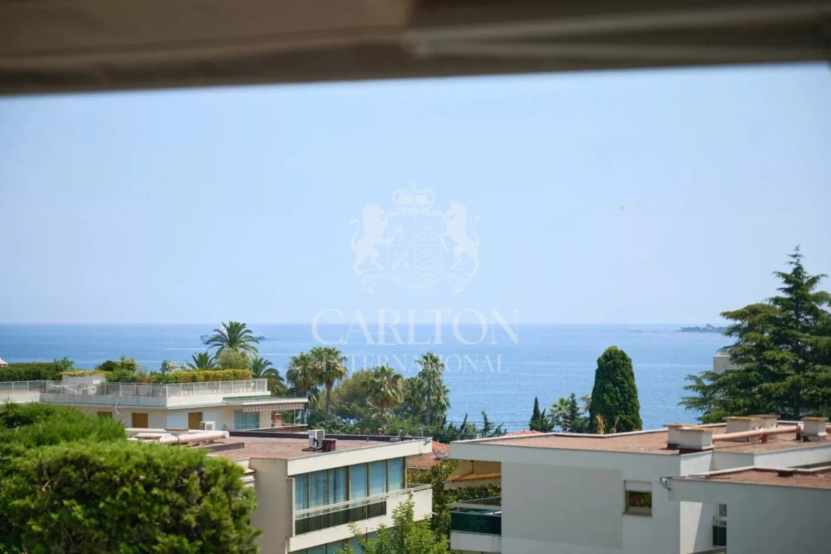 CANNES-BASSE CALIFORNIE: Luxury and tranquility just a stone’s throw from shops and beaches