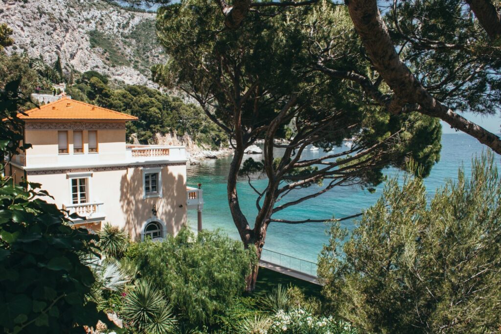 Comment choisir son agence immobilière de luxe sur la Côte d'Azur
