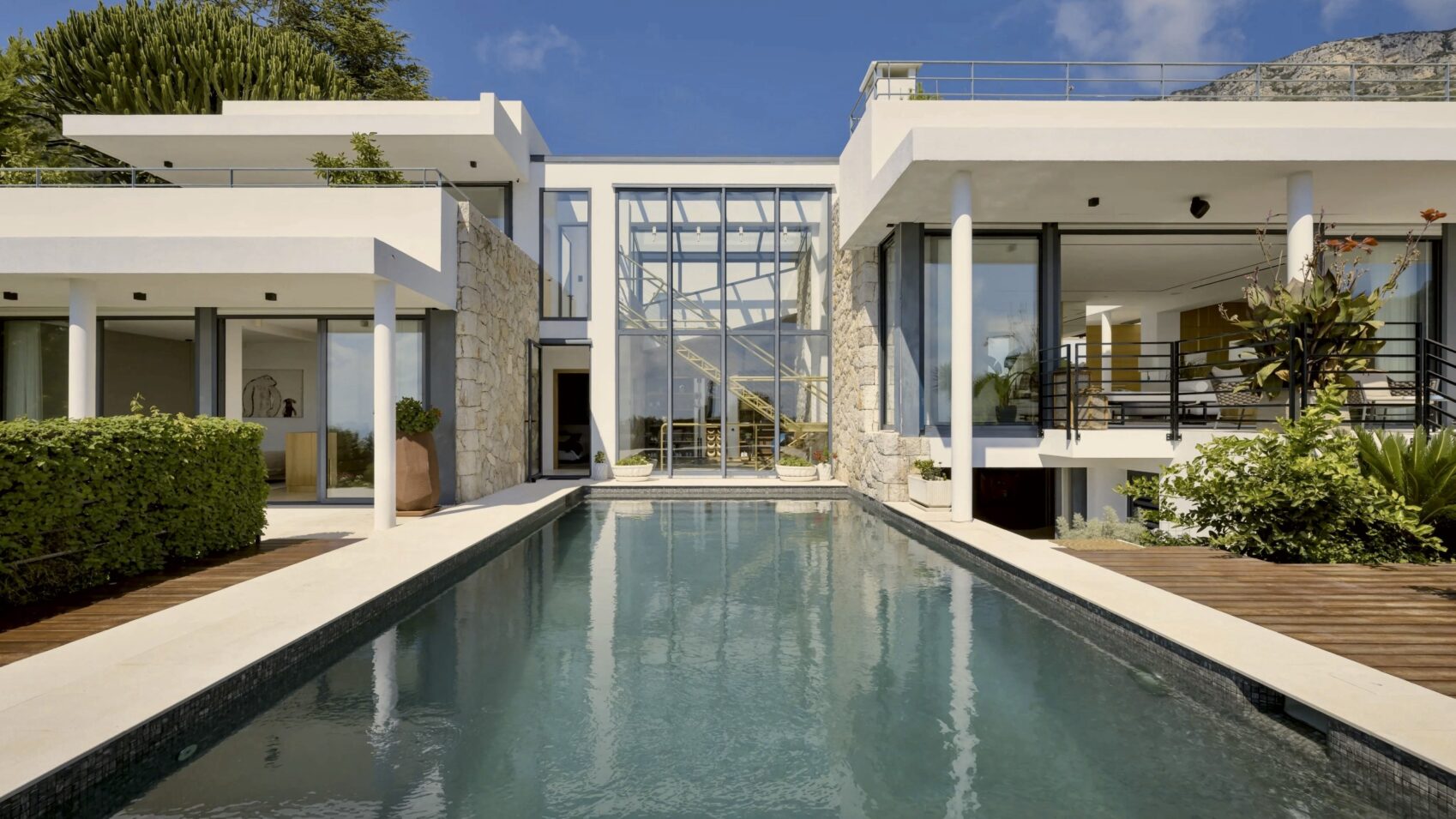 home_02_piscine